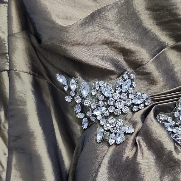 Elegant Strapless Olive Green Evening Gown New With Tags Size 14 - Picture 4 of 15